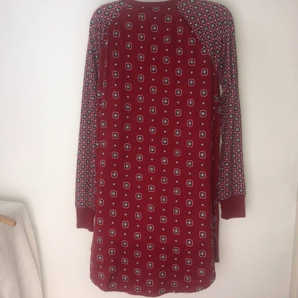 Simply Vera Vera Wang Radiant Red w/Floral Squares Sleep Gown Medium NWT - Picture 9 of 13